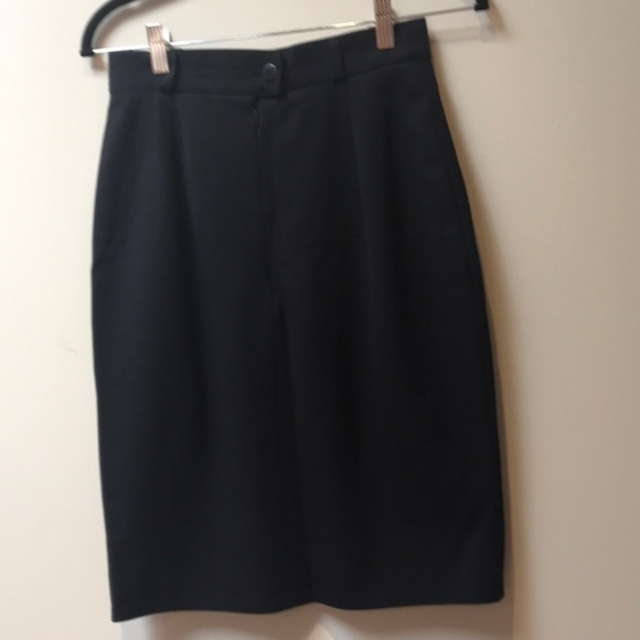 Skirt - Picture 3 of 4